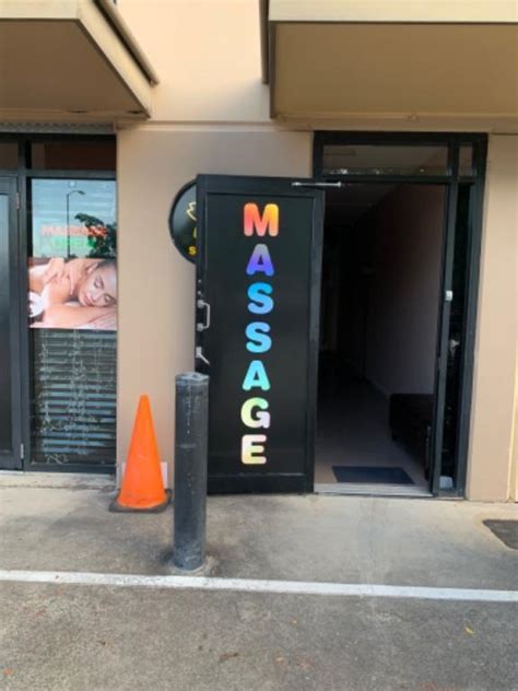 Sexual massage Sunshine North